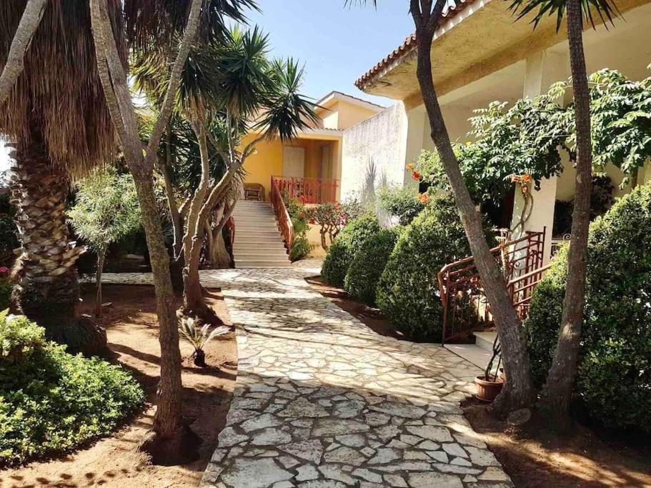 La Casa Dei Bouganville - Lo Stagnone Isole Egadi Marsala Bagian luar foto